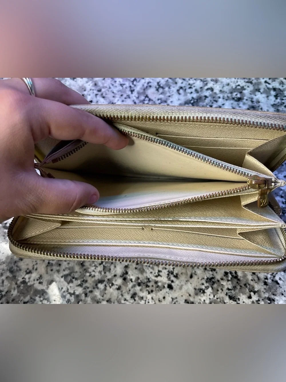 Louis Vuitton Damier Beige/Cream Zippy Wallet Interior with Gold Hardware